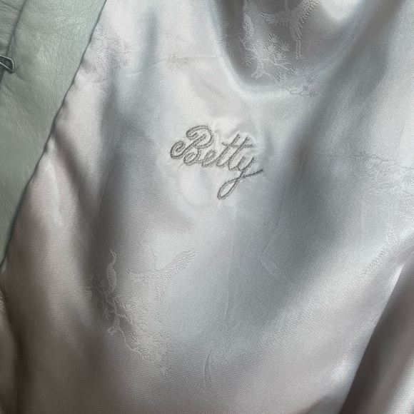 Vintage Fur Coat with Earmuffs - Picture 8 of 11